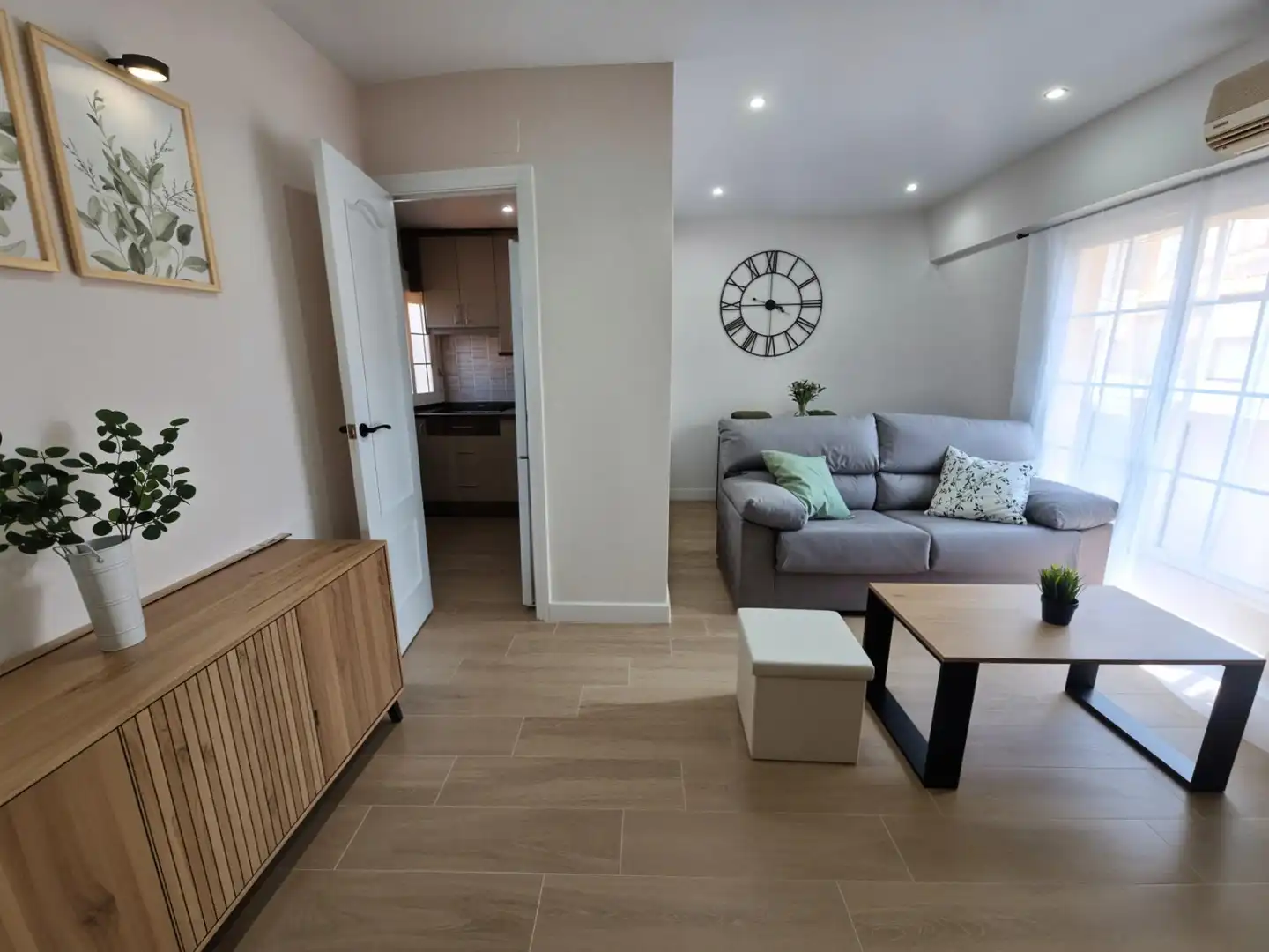 Living room of Flat for rent in Plasencia  with Furnished and Balcony