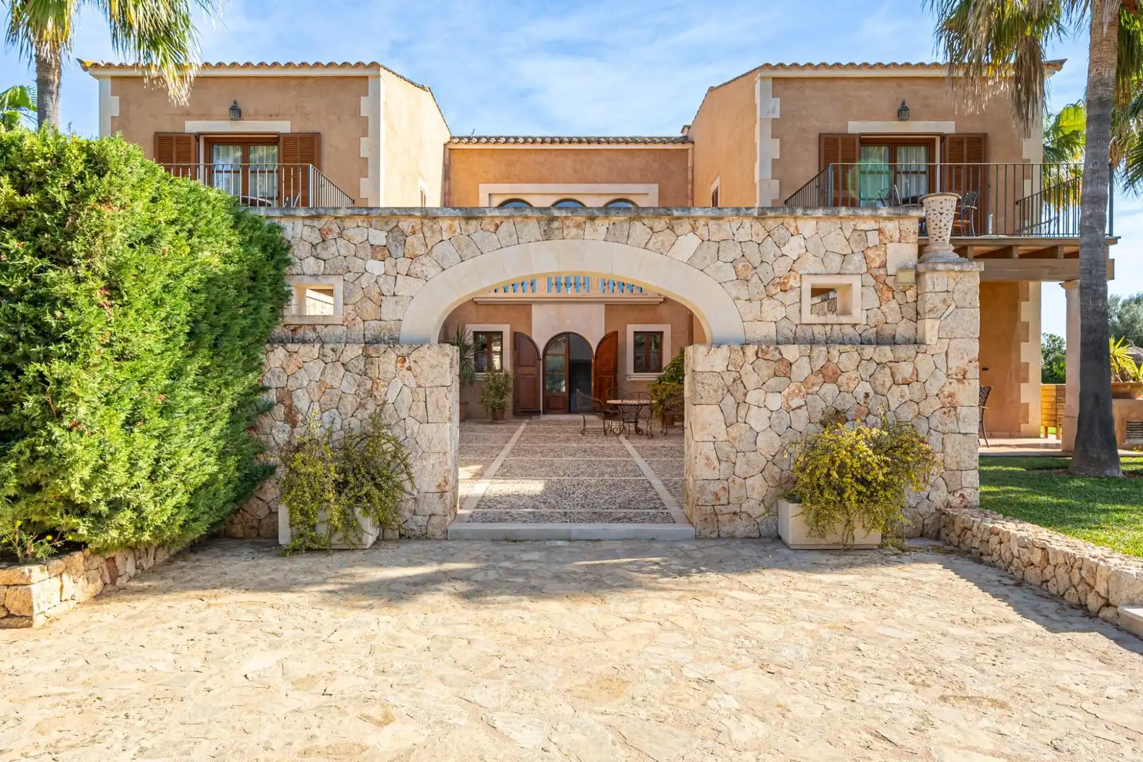 Vista exterior de Edificio en venta en Ses Salines con Piscina comunitaria