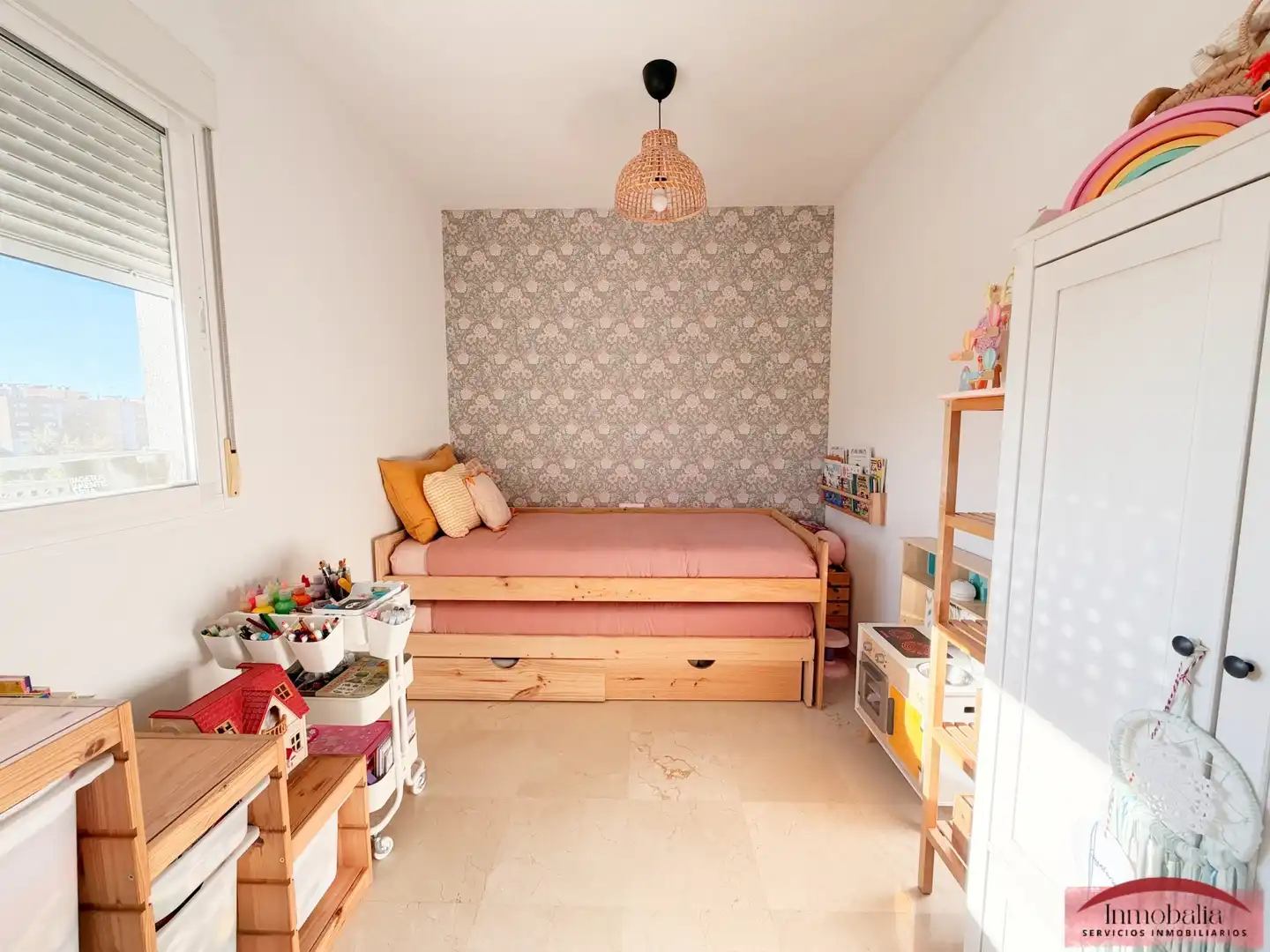 Habitación de Piso en venta en Sevilla con Aire acondicionado, Terraza y Trastero