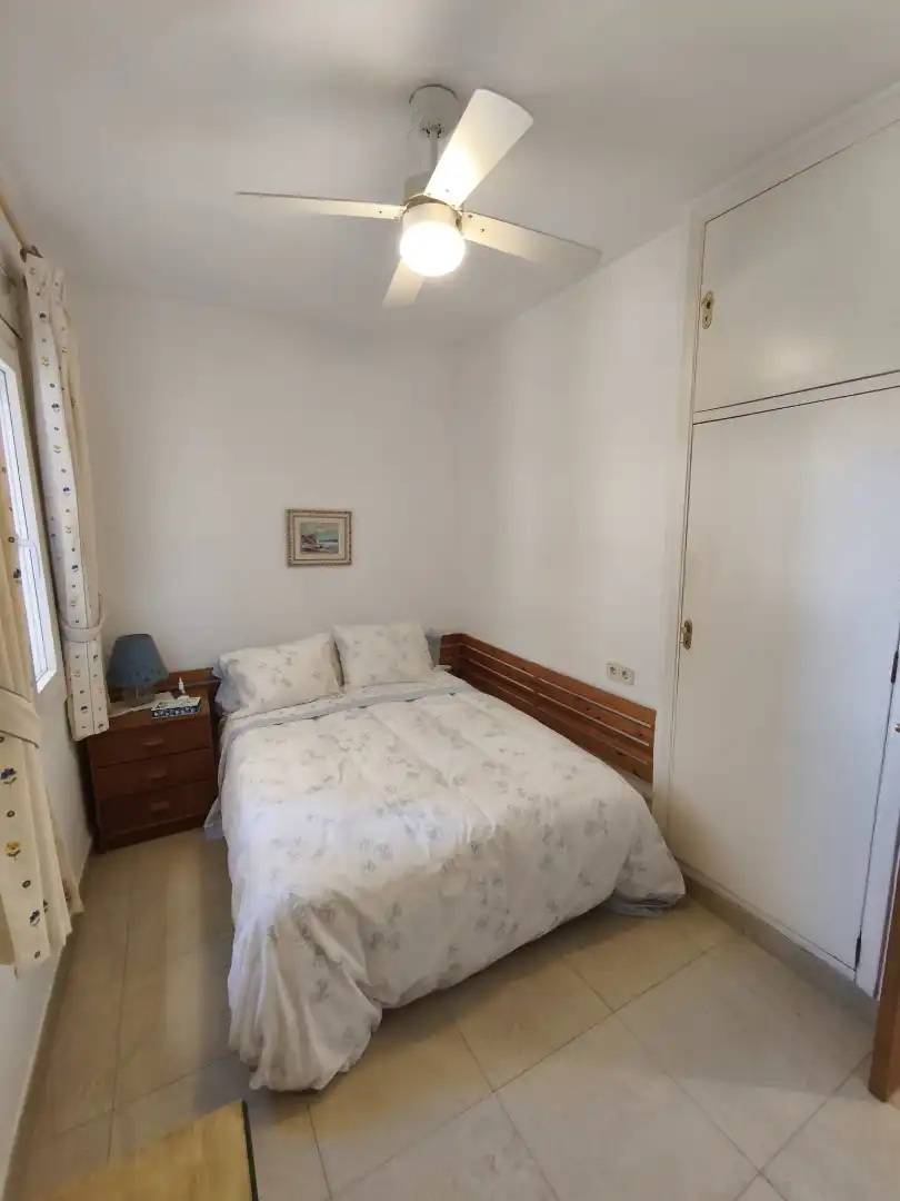 Schlafzimmer von Wohnung zur Miete in Sevilla mit Klimaanlage, Heizung und Terrasse