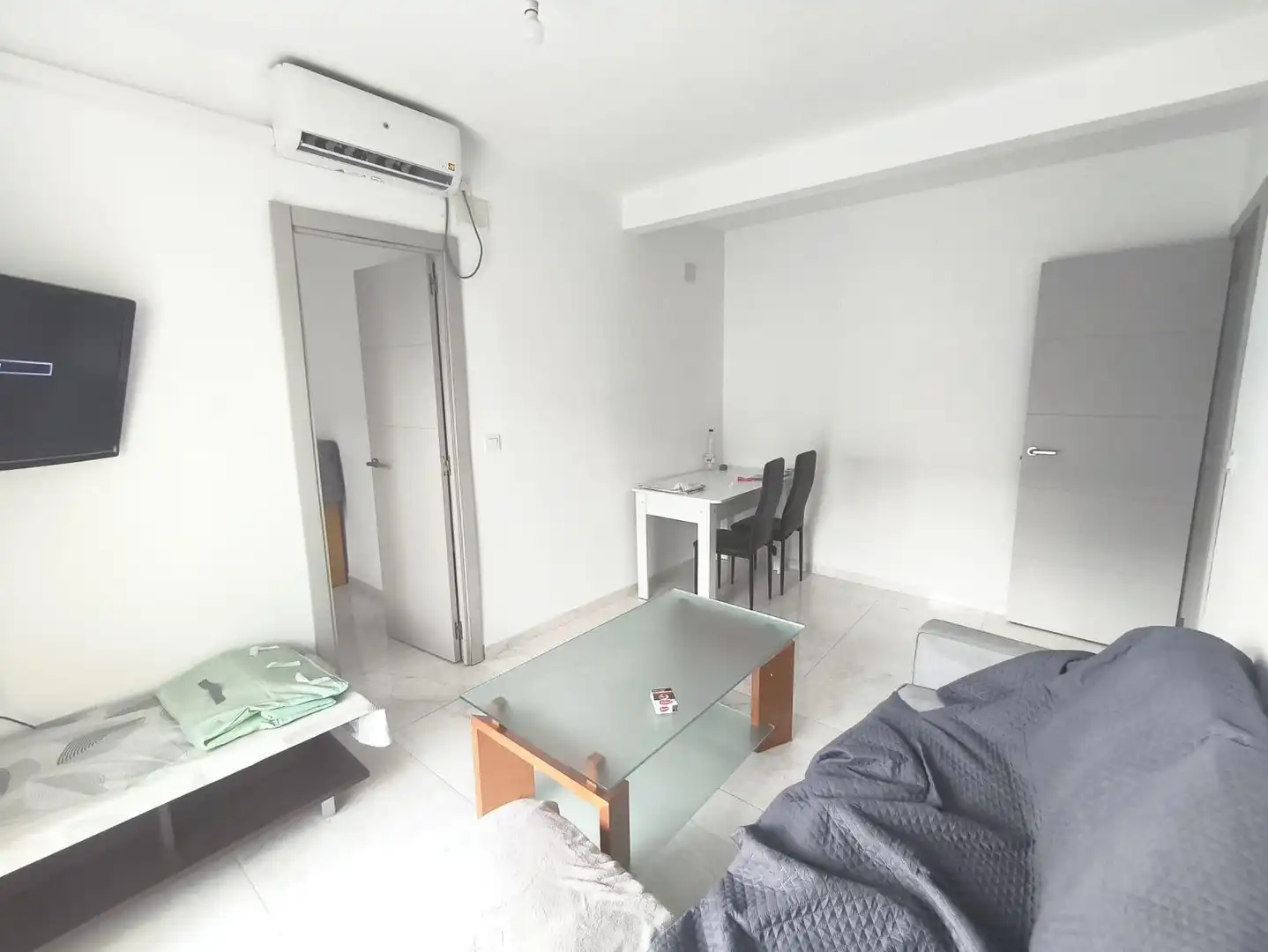 Sala d'estar de Estudi de lloguer en Alicante / Alacant amb Aire condicionat, Moblat i Balcó