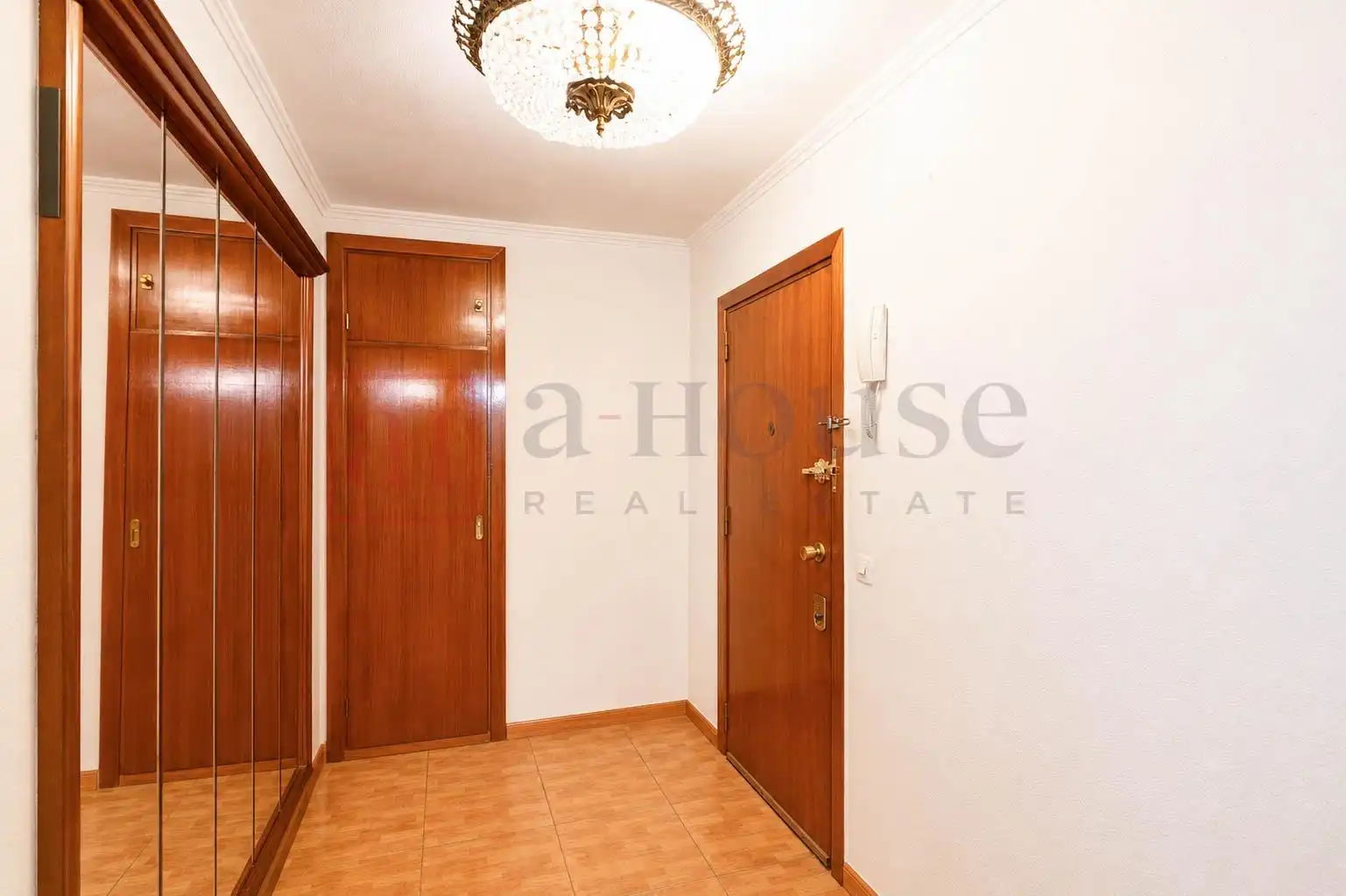 Wohnung zum Verkauf in Madrid mit Klimaanlage, Heizung und Terrasse