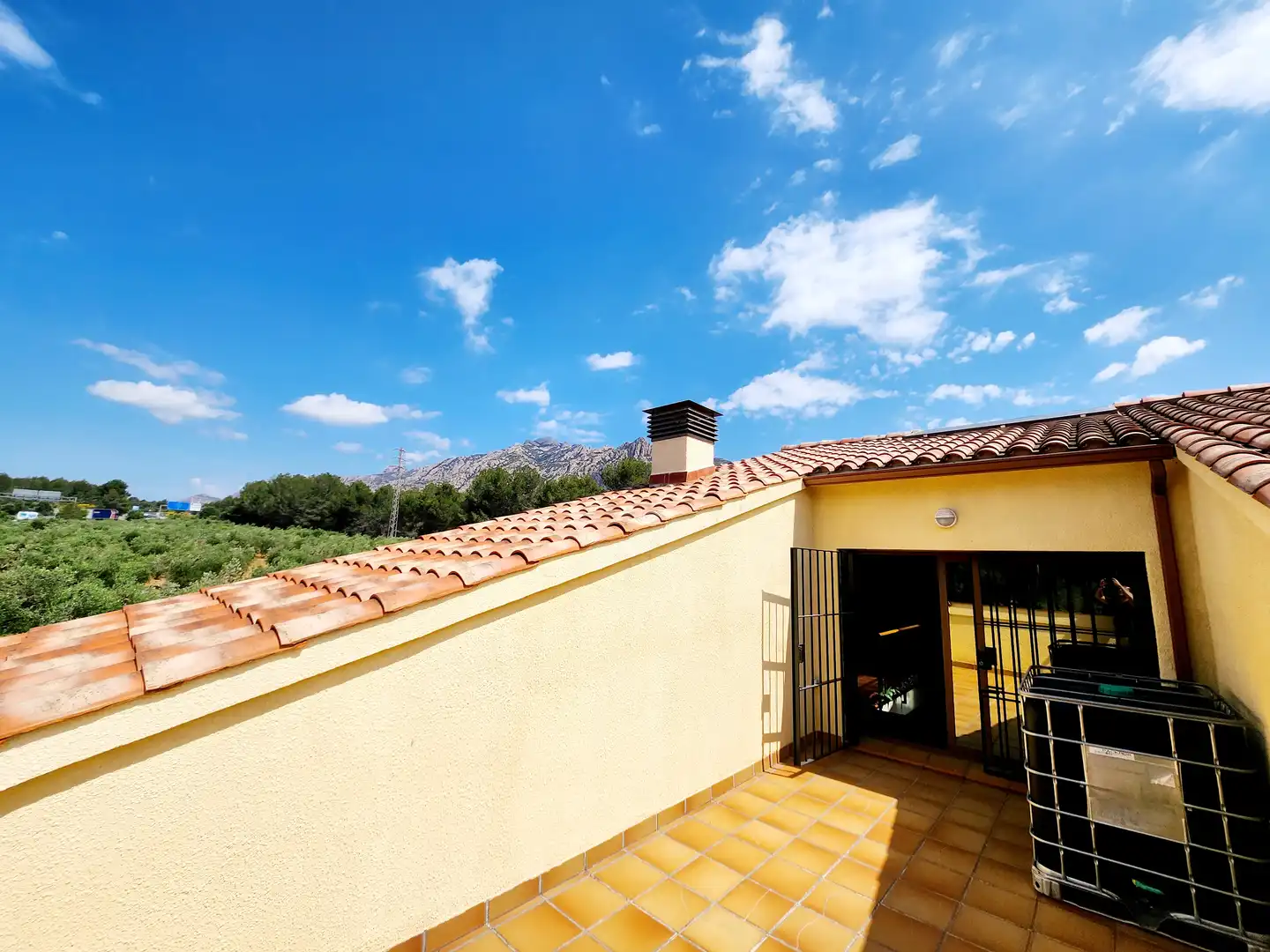 Vista exterior de Finca rústica de alquiler con opción a compra en Esparreguera con Calefacción, Jardín privado y Terraza