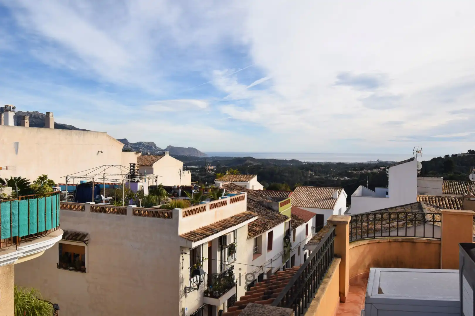Vista exterior de Casa adosada en venta en La Nucia con Terraza, Horno y Lavadora