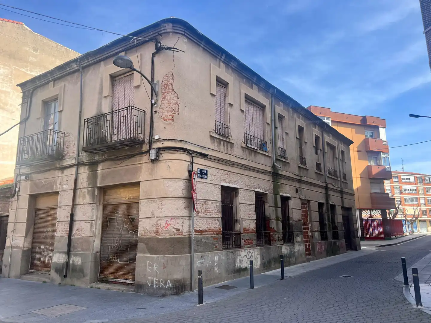Mixt residencial en venda a Calle de los Mostenses 6