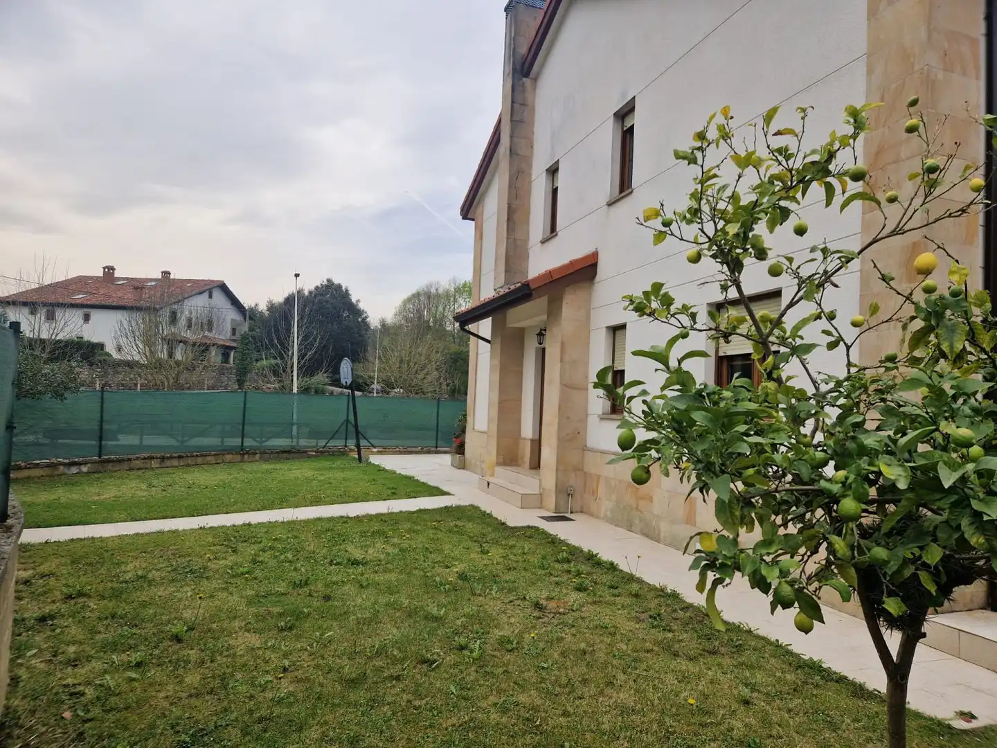 Jardín de Casa o chalet en venta en Reocín con Calefacción, Jardín privado y Terraza