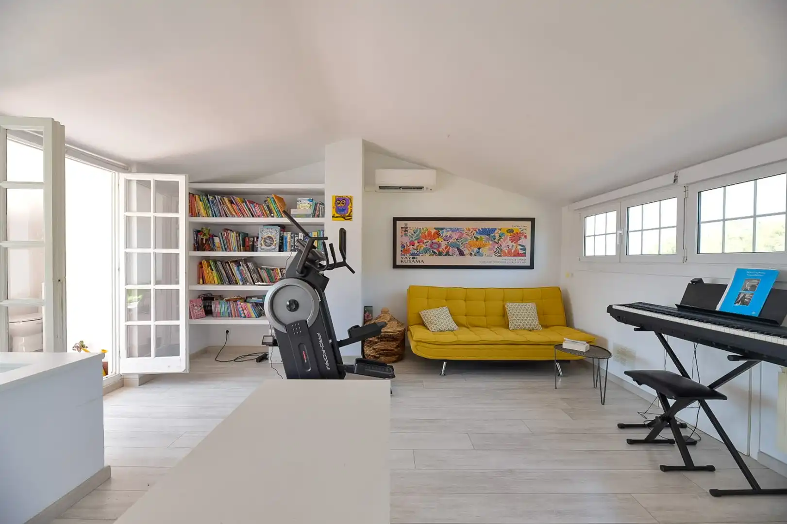 Sala d'estar de Dúplex en venda en Sant Pere de Ribes amb Aire condicionat, Calefacció i Parquet