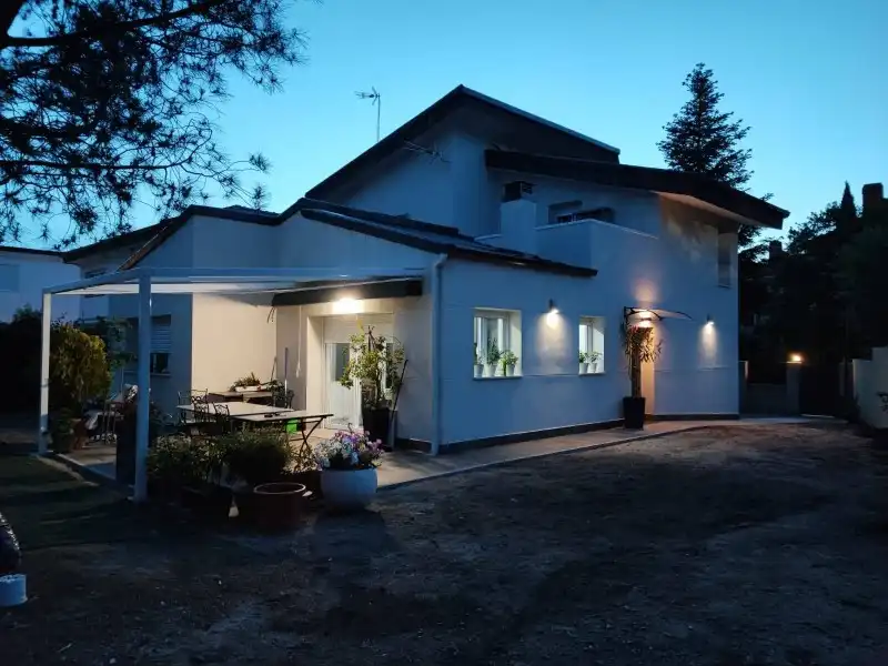 Vista exterior de Casa o xalet en venda en Moralzarzal amb Aire condicionat, Calefacció i Piscina
