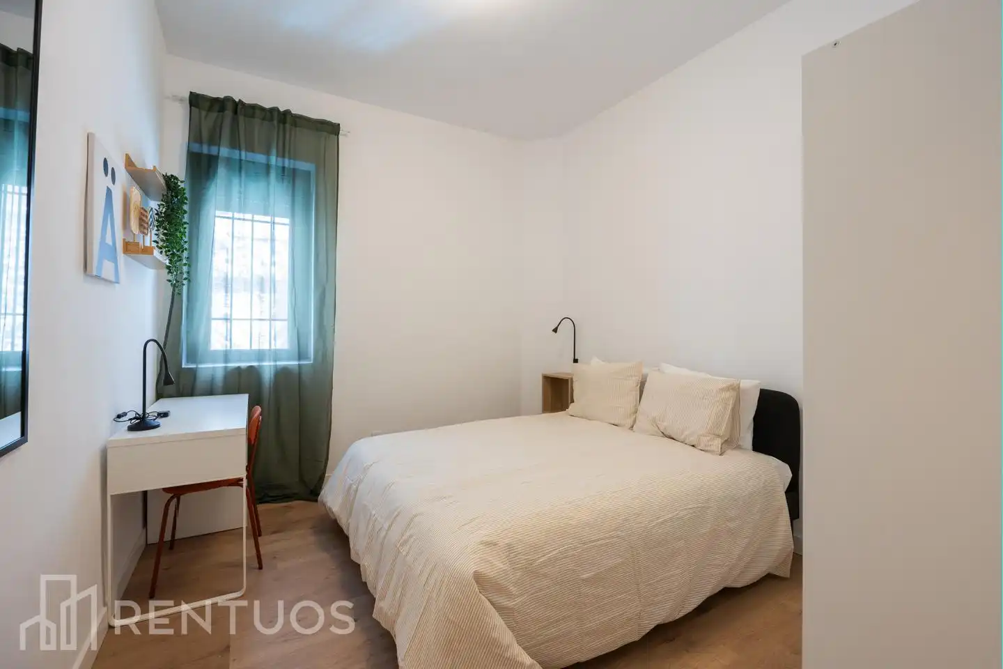 Schlafzimmer von Erdgeschoss zur Miete in Madrid mit Heizung, Parkett und Möbliert
