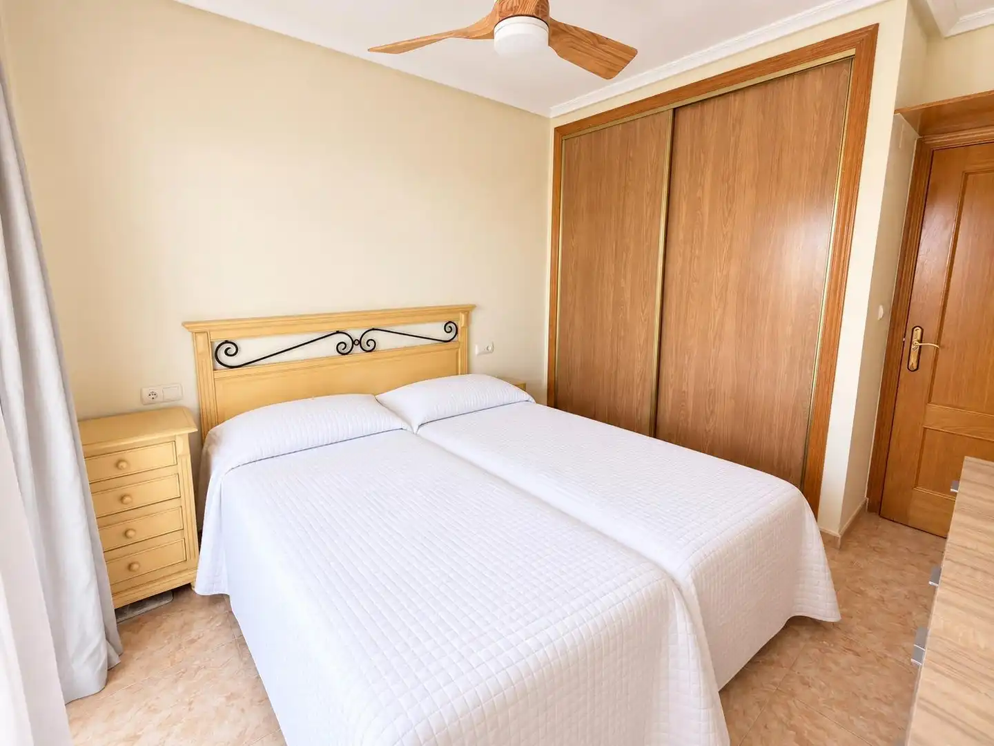 Apartament amb terrassa de lloguer a Calle HELENA 2, imagen 12