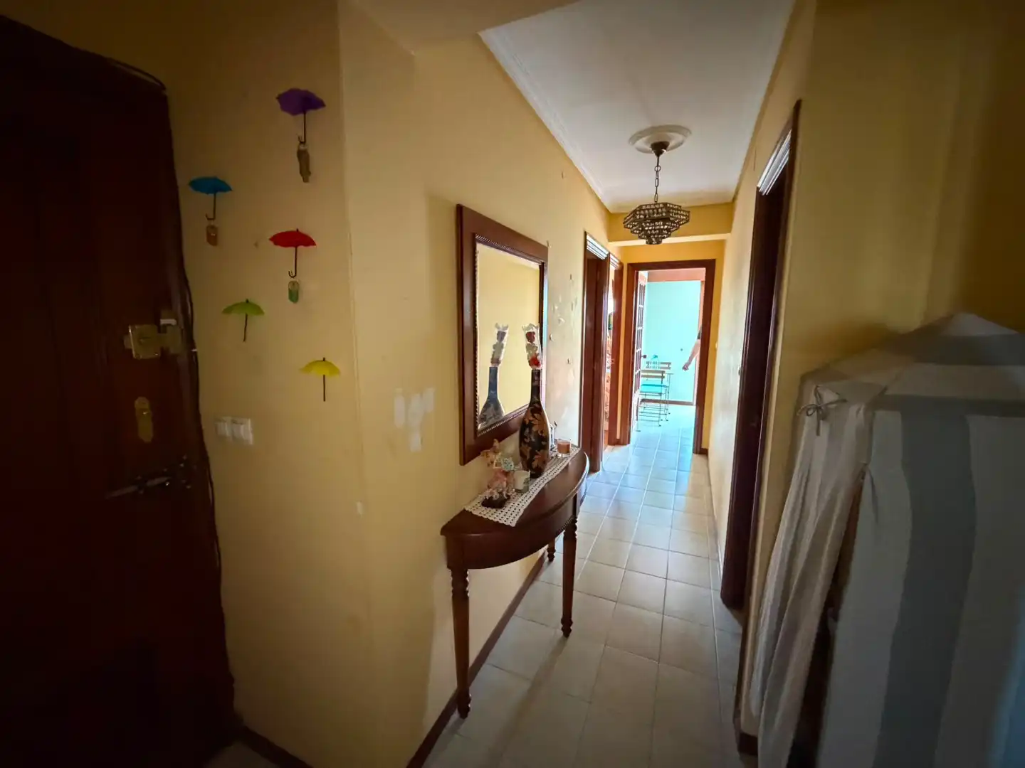 Wohnung zum Verkauf in Ferrol mit Heizung, Terrasse und Abstellraum
