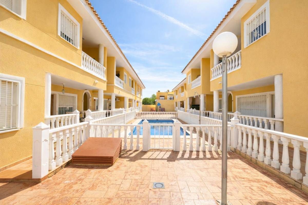 Exterior view of Apartment for rent in Catral  with Heating, Terrace and Swimming Pool