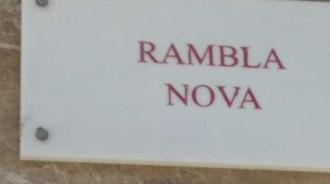 OFICINA EN RAMBLA NOVA, immagine 2