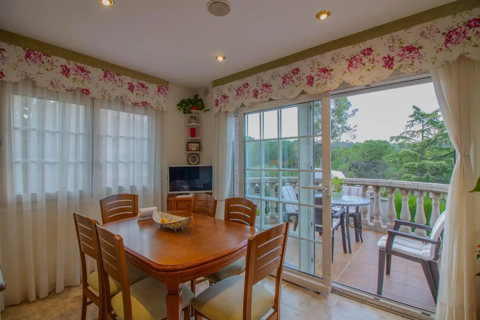 Comedor de Casa o chalet en venta en Esparreguera con Aire acondicionado, Calefacción y Jardín privado