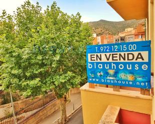 Vista exterior de Pis en venda en Portbou amb Aire condicionat, Terrassa i Balcó