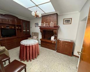 Sala d'estar de Casa o xalet en venda en Villares de la Reina