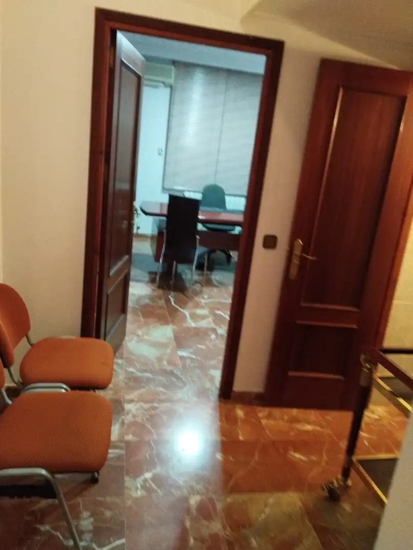 Oficina de alquiler en Vilafant