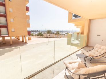Apartment with pool to rent in Tomás Maestre