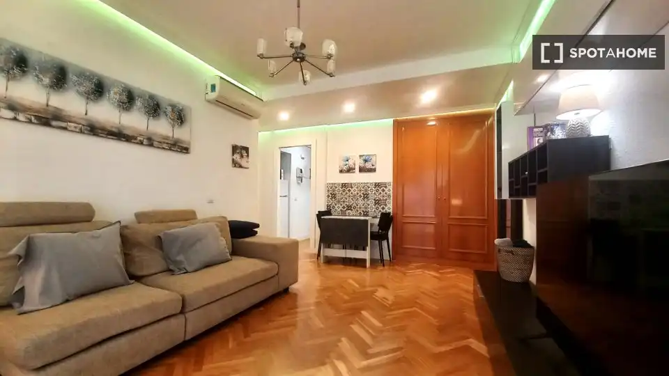 Piso con terraza en alquiler en Chamartín, imagen 2