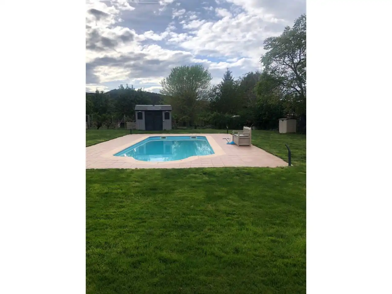 Piscina de Casa o xalet en venda en Medrano amb Aire condicionat, Calefacció i Jardí privat