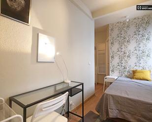 Bedroom of Flat to share in  Madrid Capital  with Air Conditioner and Terrace