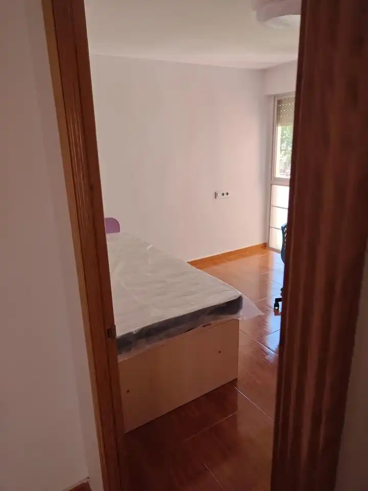 Bedroom of Flat for share in Madrid  with Furnished