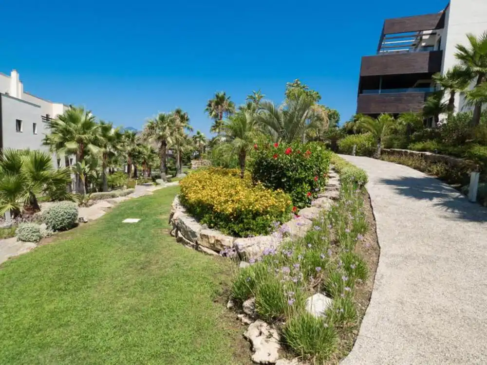 Jardín de Planta baja en venta en Benahavís con Aire acondicionado, Terraza y Piscina