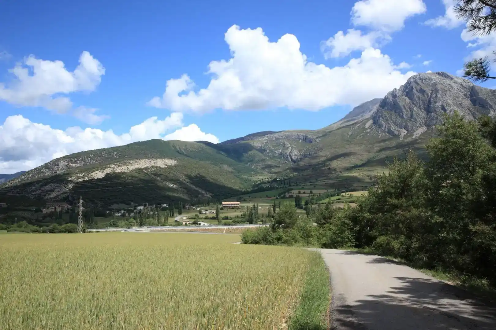 Exterior view of Detached homes for sale in Valle de Lierp  with Balcony