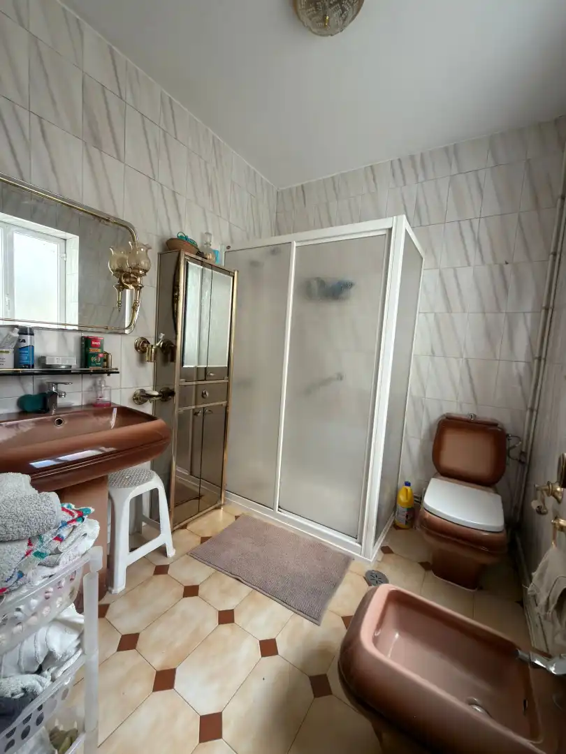 Baño de Piso en venta en Pontevedra Capital  con Calefacción, Parquet y Horno