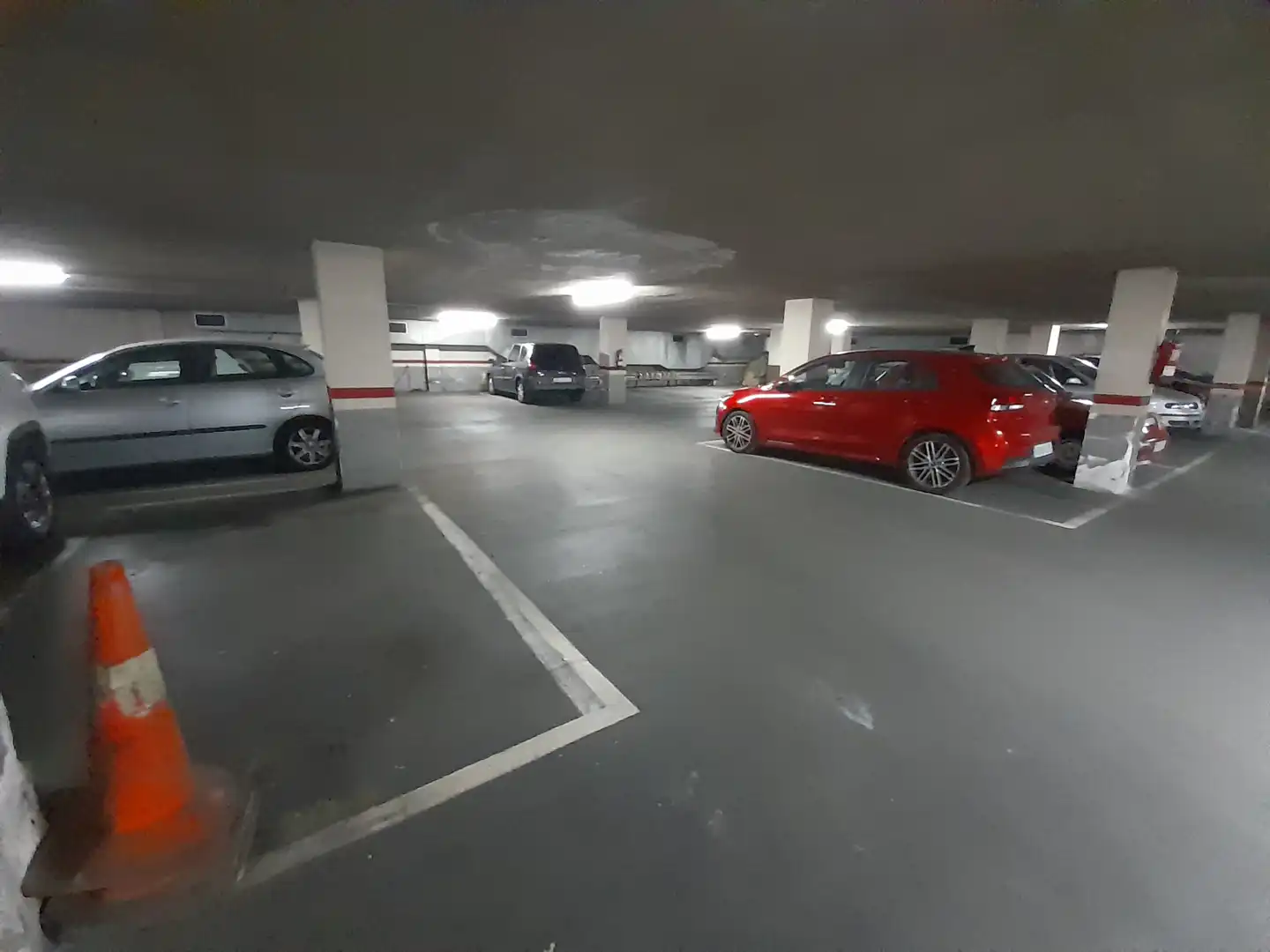 Aparcament de Garatge en venda en L'Hospitalet de Llobregat