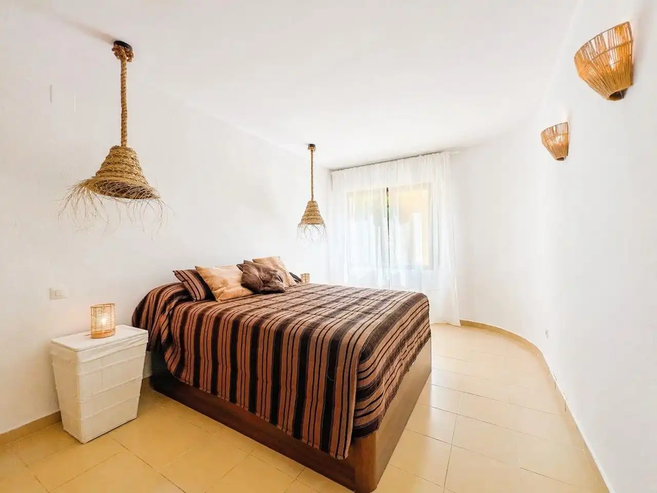 Wohnungen zum Verkauf in RAMON Y CAJAL, Playa Bajadilla - Puertos, Marbella Centro, Marbella