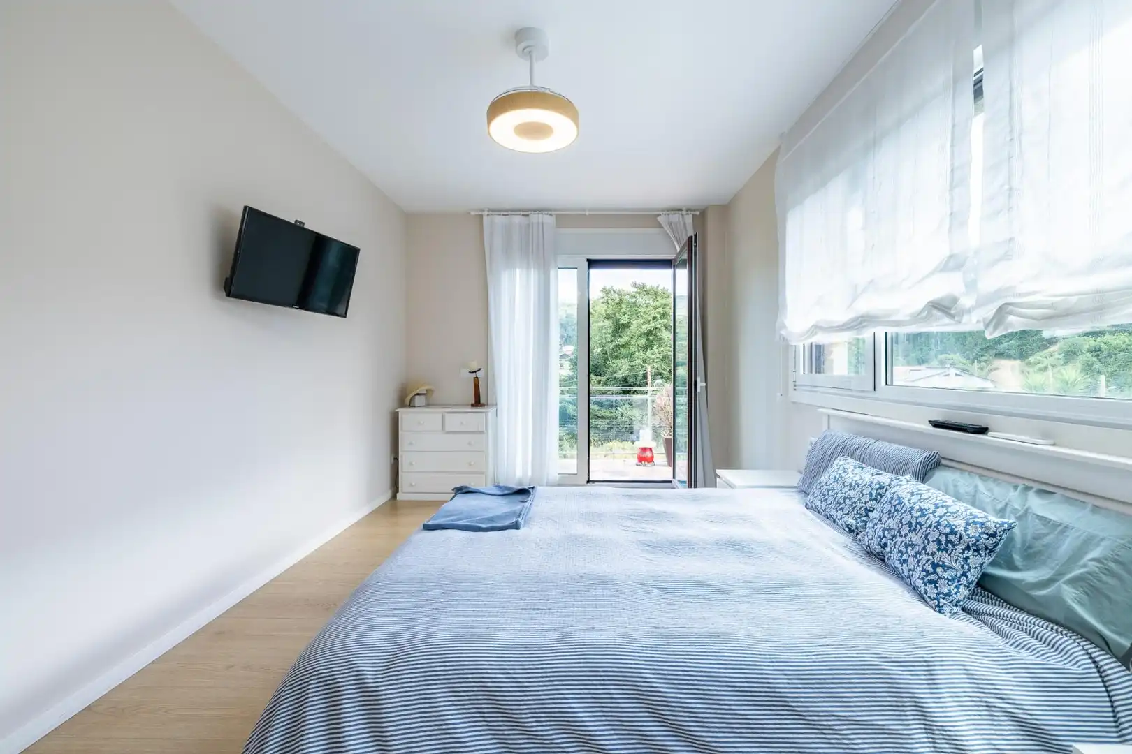 Bedroom of Houses for sale in Vigo   with Heating, Private garden and Terrace