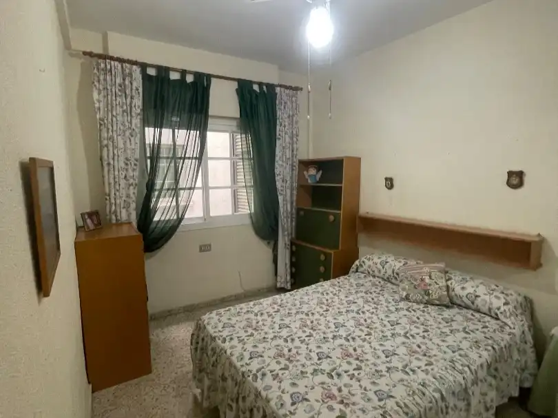 Dormitori de Pis en venda en Algeciras amb Terrassa i Balcó