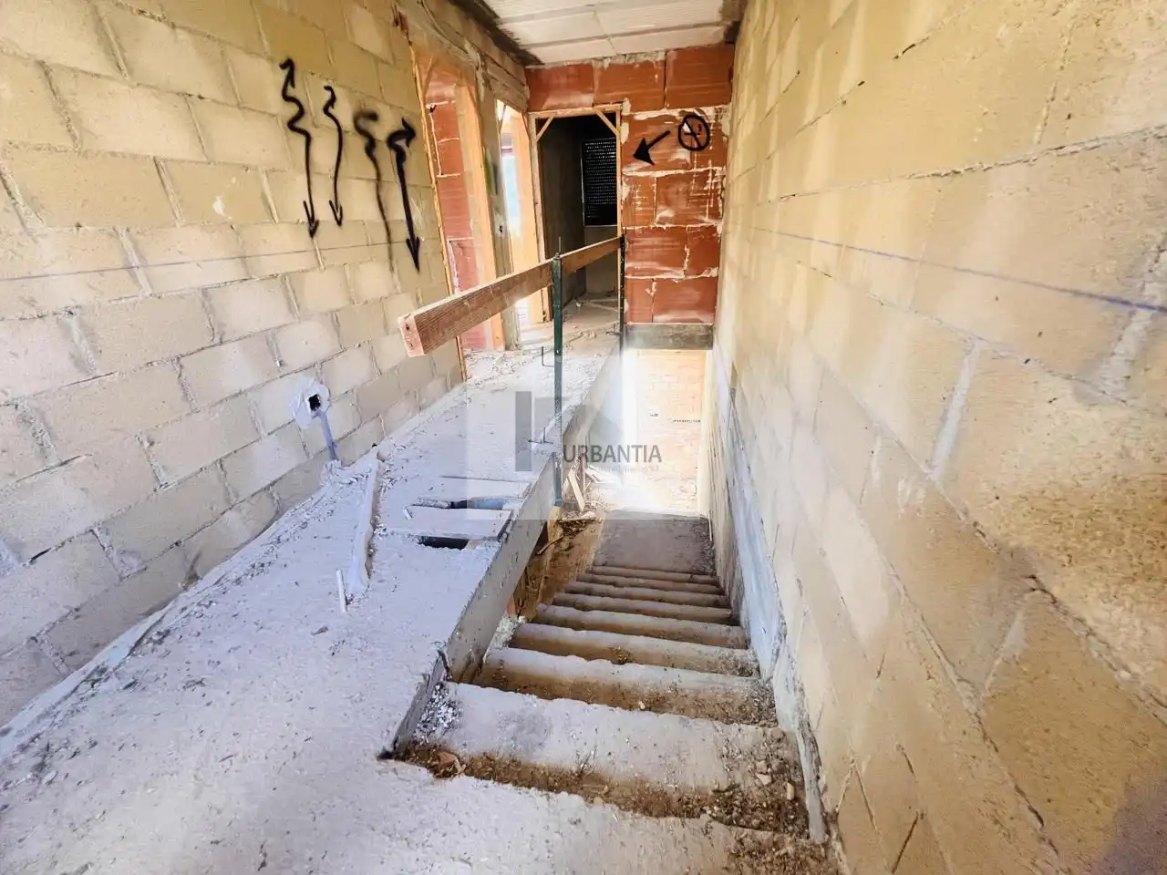 Einfamilien-Reihenhaus zum Verkauf in Torres del Río mit Privatgarten