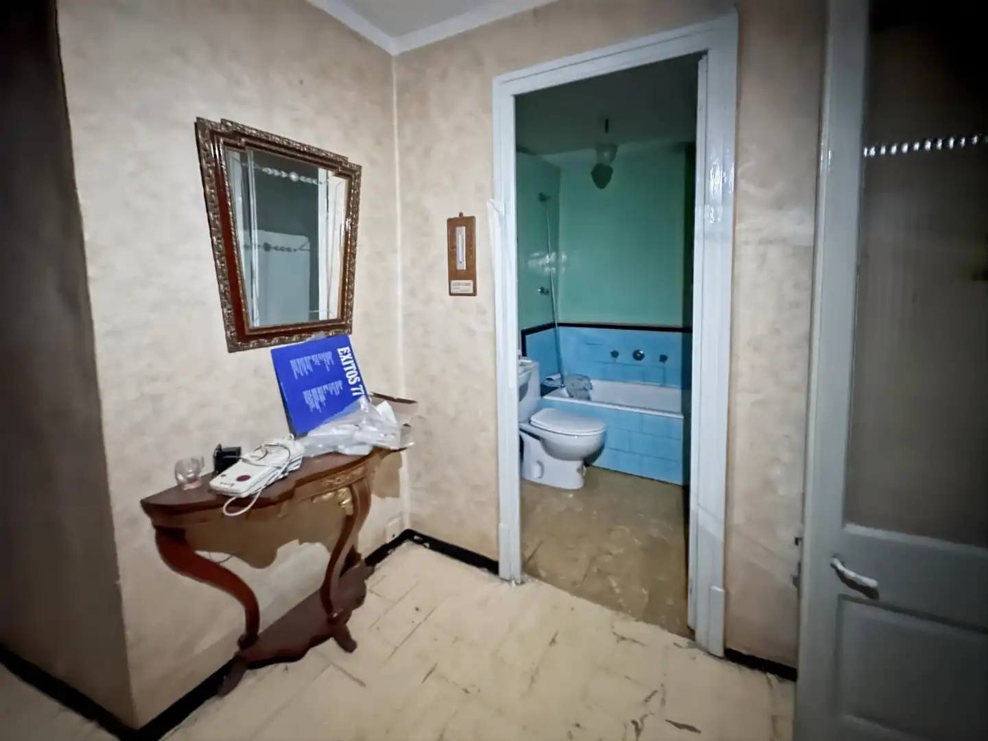 Badezimmer von Einfamilien-Reihenhaus zum Verkauf in Berga mit Heizung und Balkon