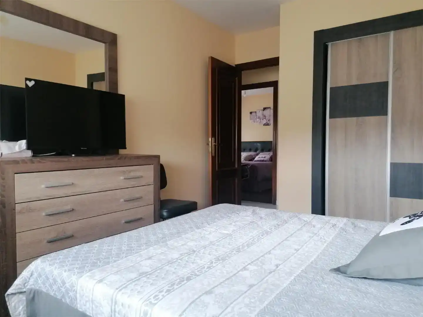 Dormitori de Casa o xalet en venda en Ponteceso amb Parquet, Moblat i Forn