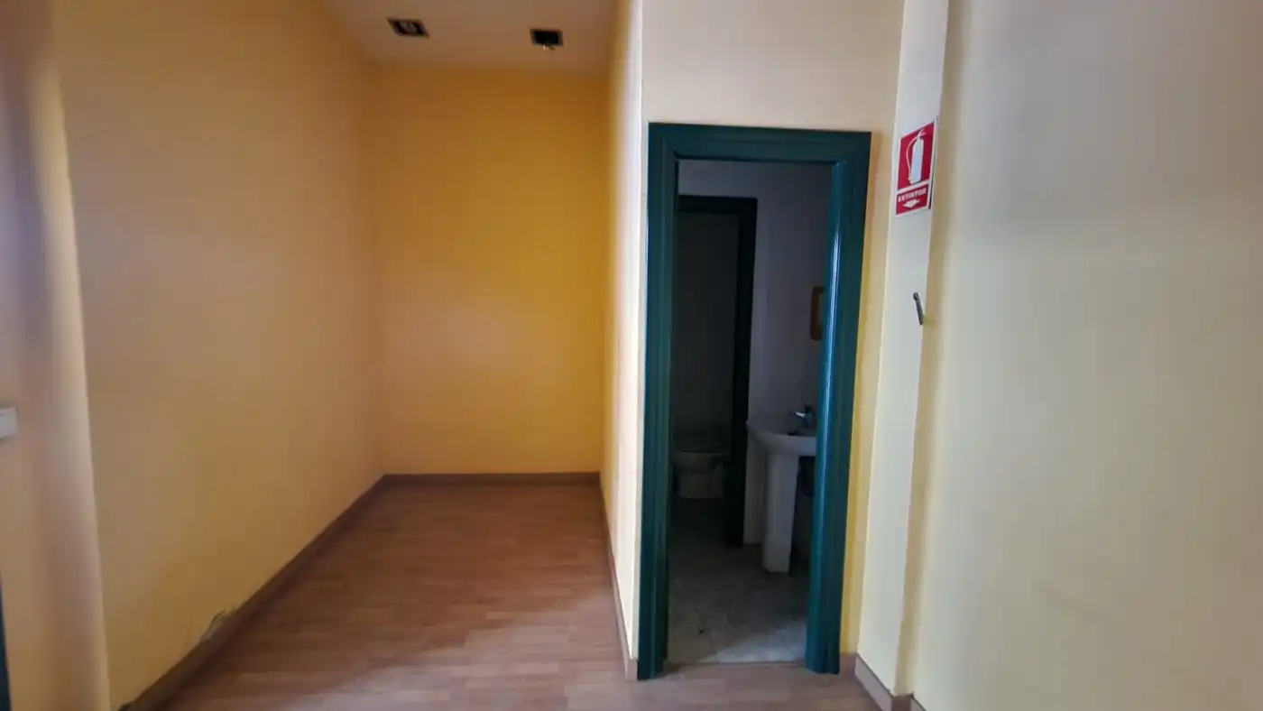 Local comercial en venda a Calle GARCIA I, imagen 2