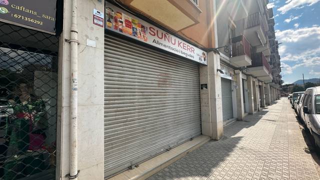 Local comercial en Venta en Carrer de la Mare de Déu de la Cisa en Cerdanyola Sud