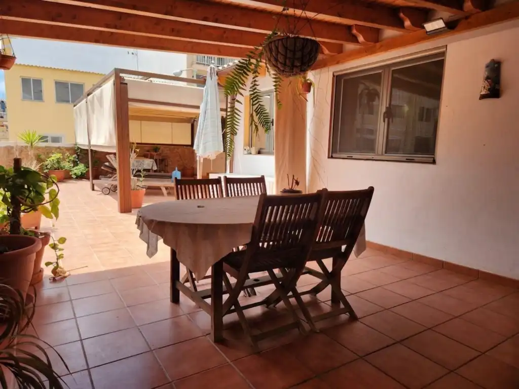 Terrassa de Casa o xalet en venda en Las Palmas de Gran Canaria amb Aire condicionat i Terrassa