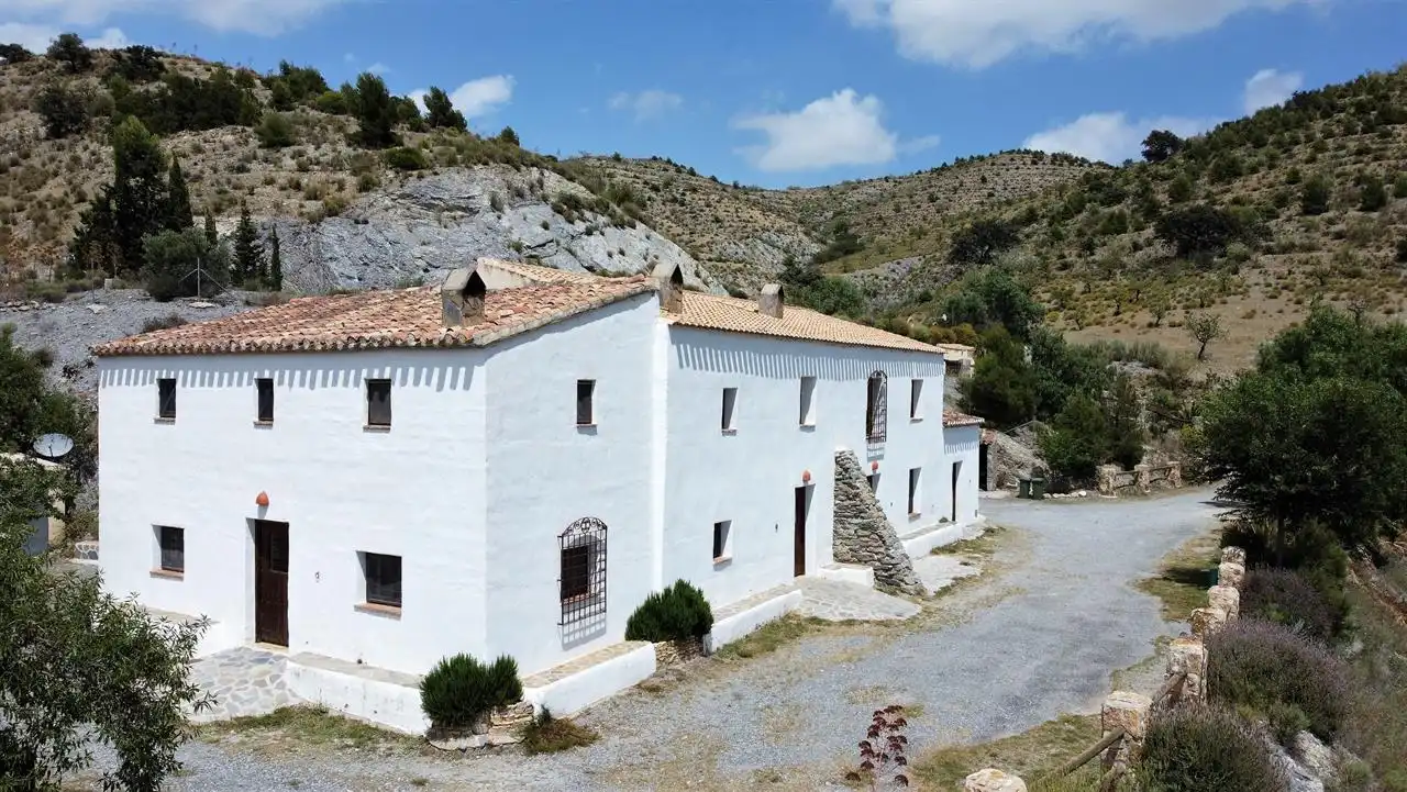 Vista exterior de Casa o xalet en venda en Taberno amb Calefacció, Jardí privat i Traster