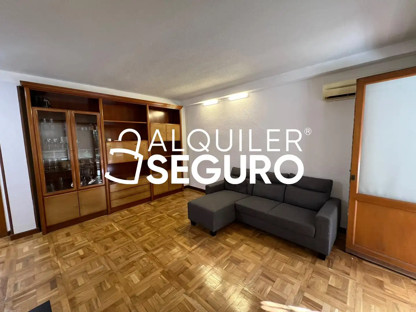 Sala de estar de Piso de alquiler en Madrid con Aire acondicionado, Calefacción y Terraza