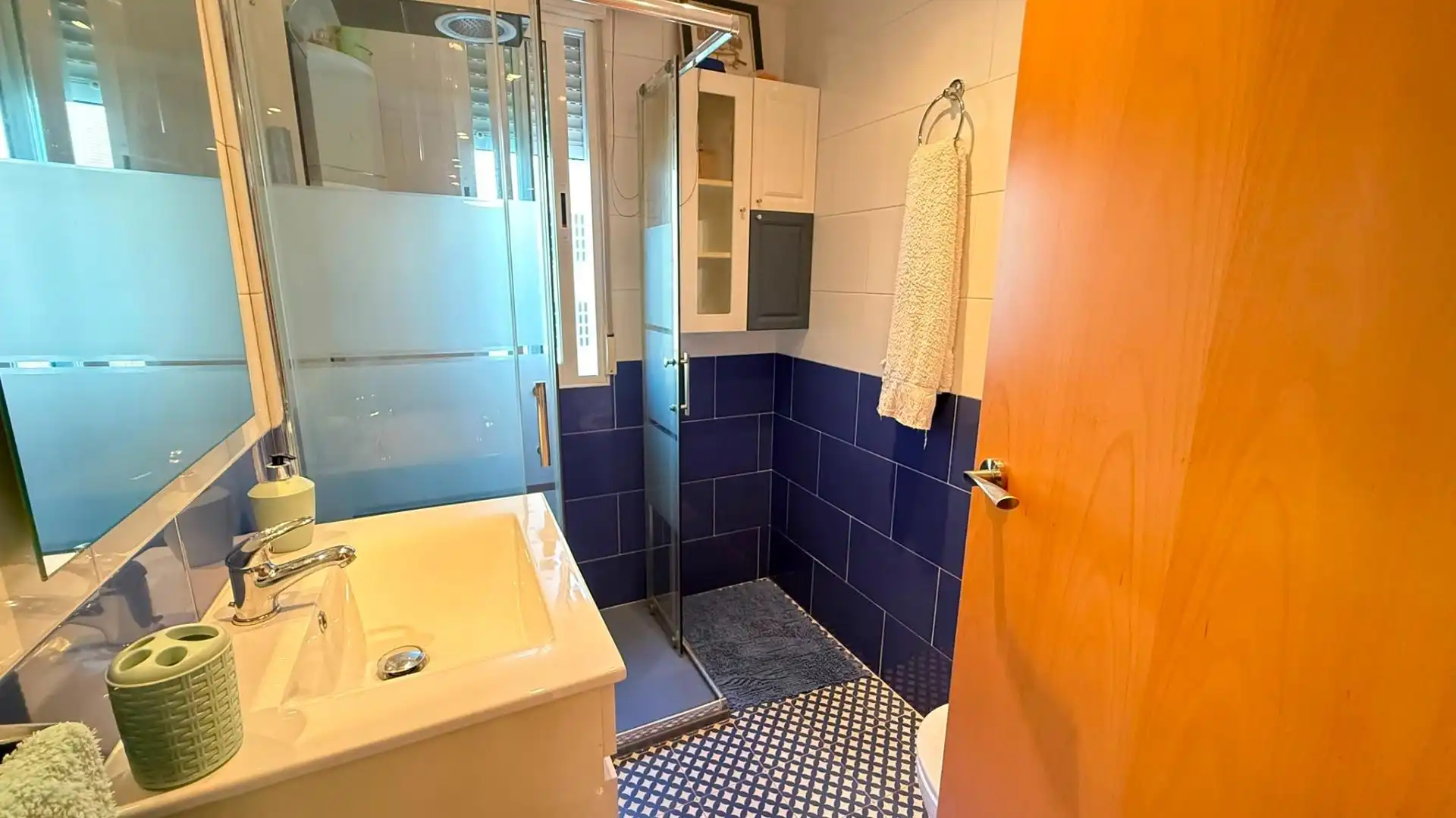 Bathroom of Flat for sale in Águilas  with Air Conditioner, Storage room and Furnished