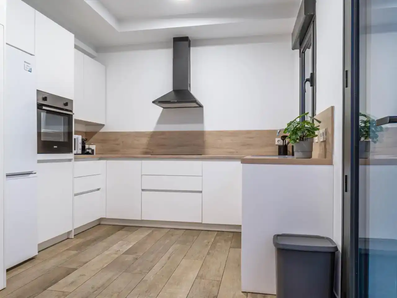 Kitchen of Flat for rent in Granada  with Air Conditioner, Swimming Pool and Furnished