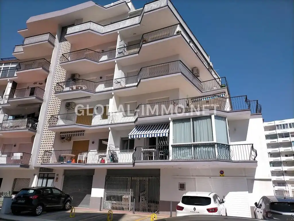 Vista exterior de Apartament en venda en Roses amb Aire condicionat, Calefacció i Terrassa