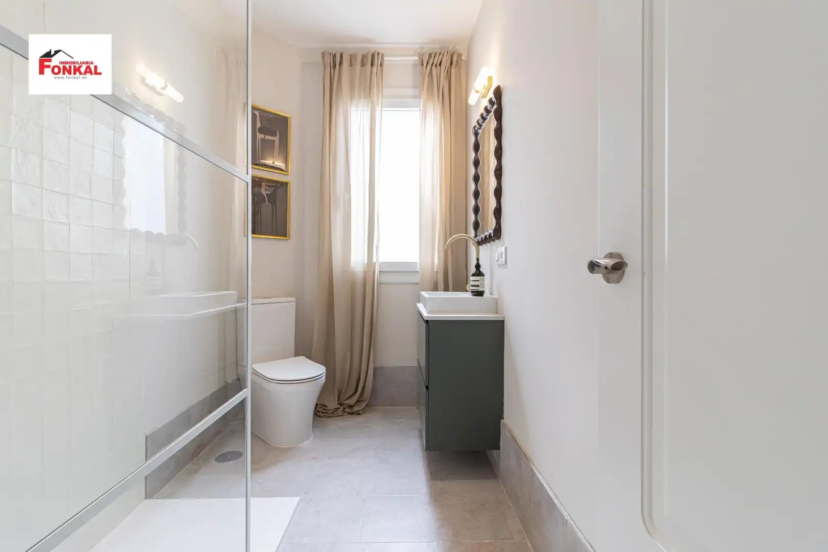 Bathroom of Flat for sale in Jerez de la Frontera  with Parquet flooring, Storage room and Furnished