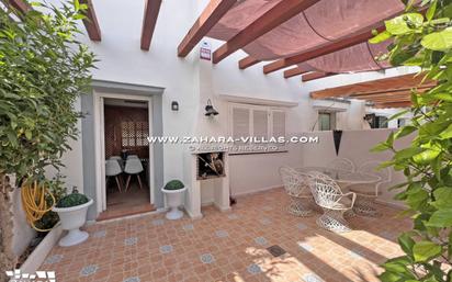 Terrassa de Casa adosada en venda en Zahara de los Atunes amb Terrassa