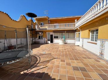 Maison mitoyenne avec balcon à vendre à Almodóvar del Campo