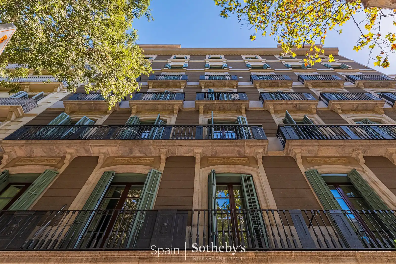 Exterior view of Apartments for sale in Barcelona  with Air Conditioner, Heating and Terrace