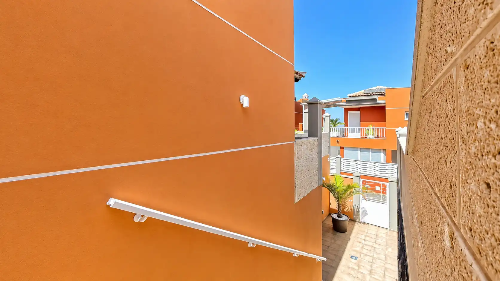 Vista exterior de Casa o chalet en venta en Arona con Aire acondicionado, Terraza y Trastero