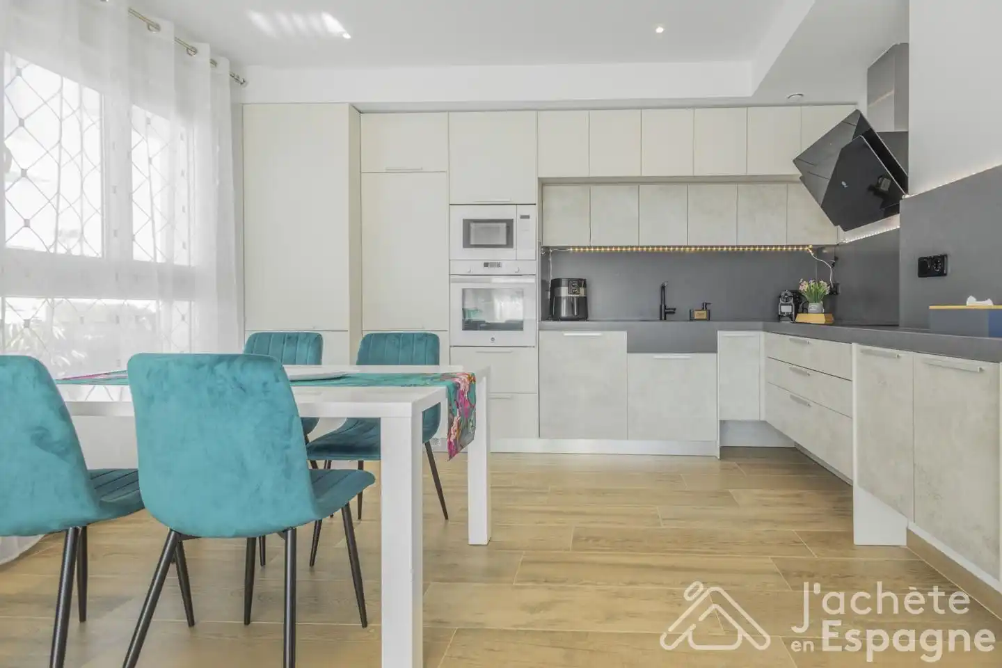 Cocina de Piso en venta en Torrevieja con Aire acondicionado y Terraza